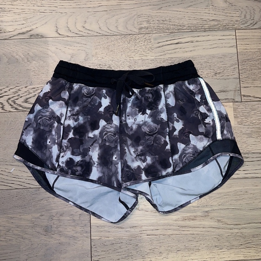 Lululemon Shorts Size 4